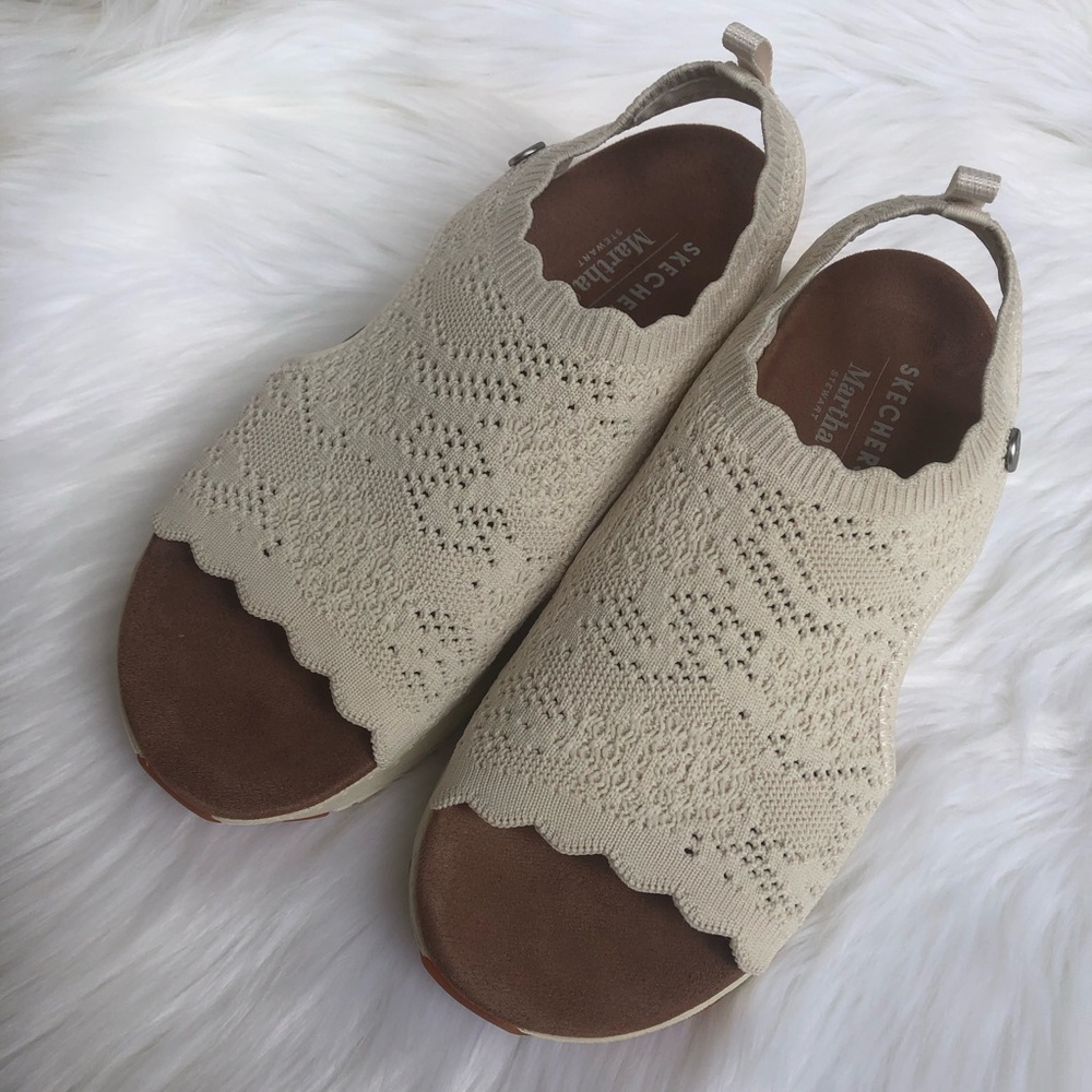 SKECHERS Martha Stewart Breezy City Catch Sandals Size 8